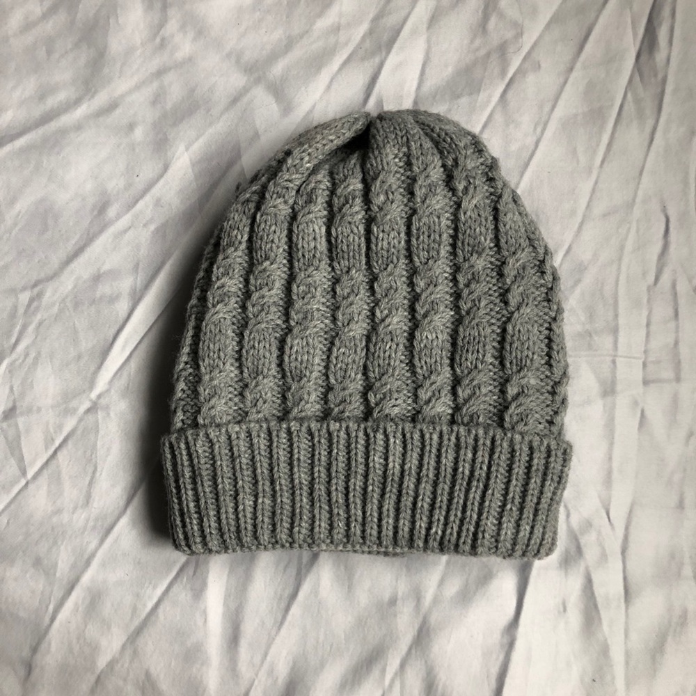 ardene light grey knit warm beanie hat